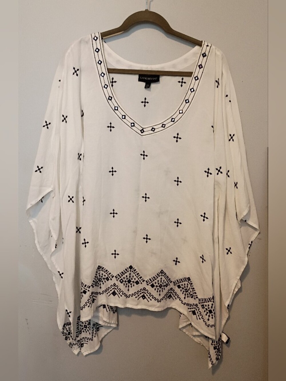 Lane Bryant White Embroidered V-Neck Poncho Top